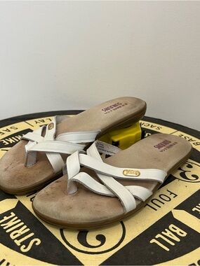 GH Bass & Co Sunjuns Sandals White Leather Flip Flops Strappy Women’s Size 6.5M